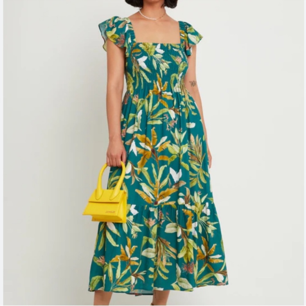 Few Moda Women’s Floral Green Dress size medium EUC